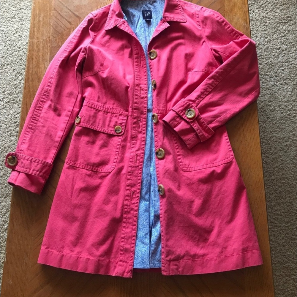 Womens Gap Spring Coral Jacket. Size medium